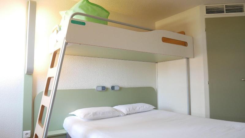 Ibis Budget Narbonne Sud A9/A61 Hotel Buitenkant foto